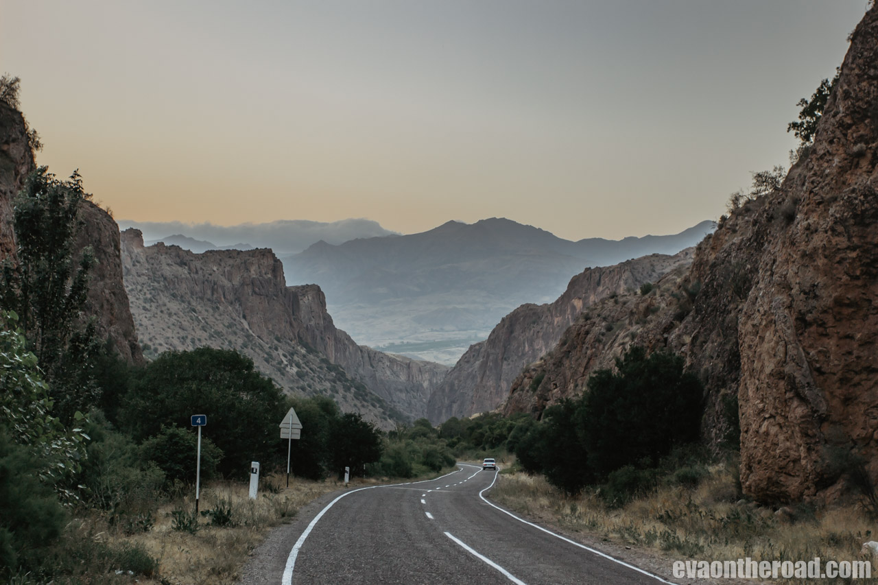 Canyon road