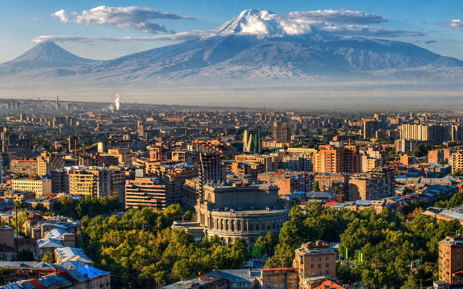 Jerevan s výhledem na Ararat